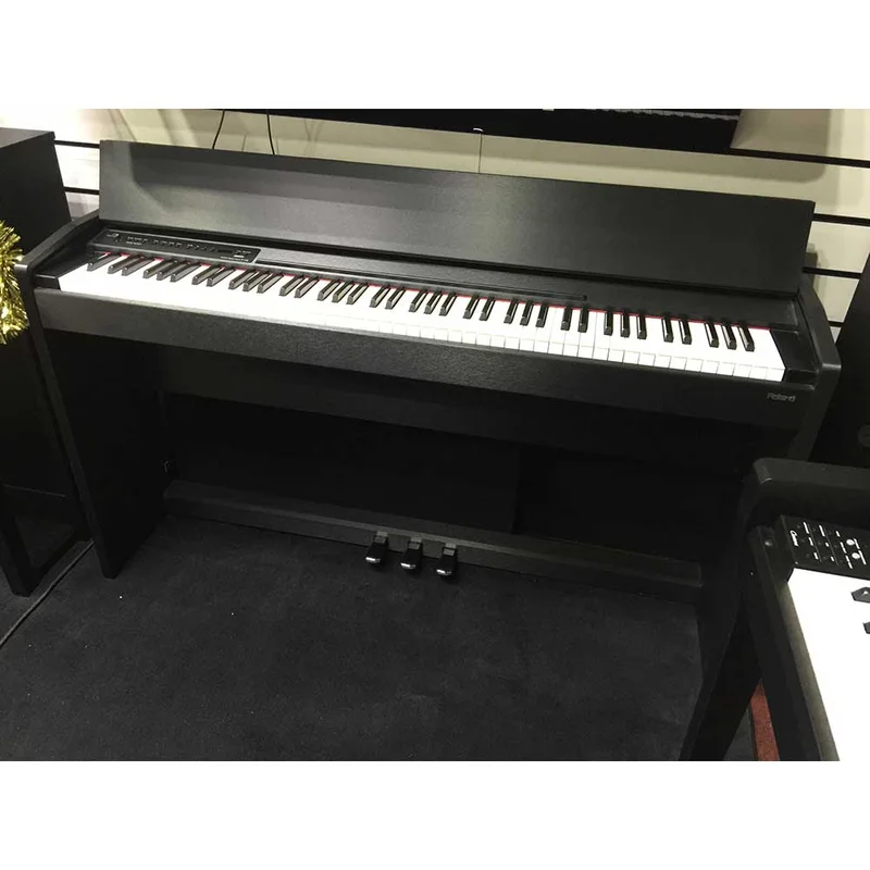 ROLAND F-110 B