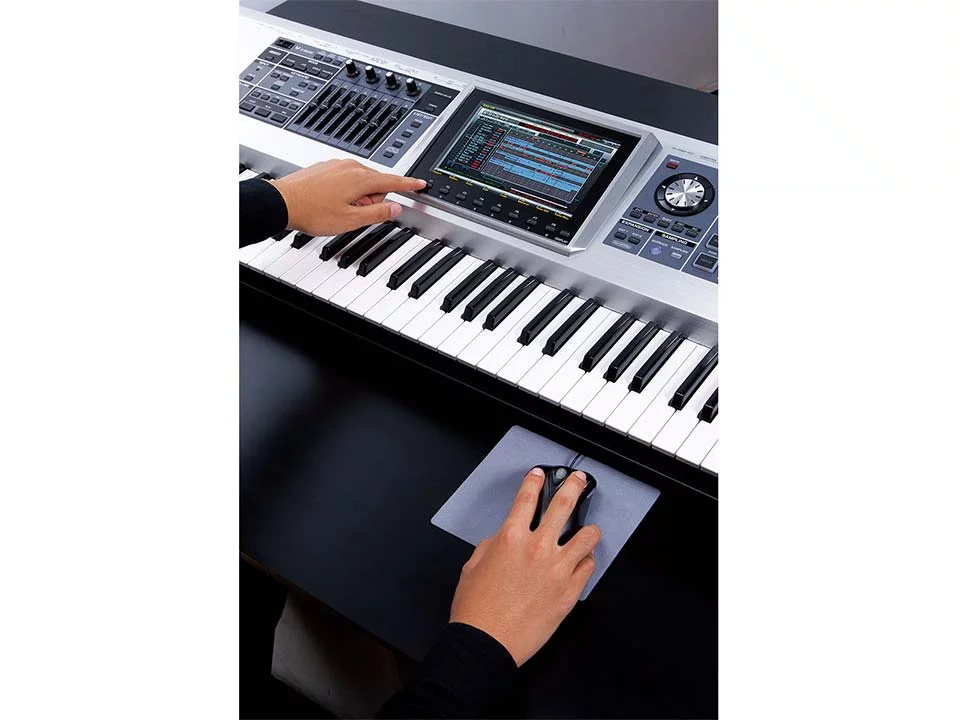 Roland Fantom G8 tại showroom Elite Piano TP.HCM