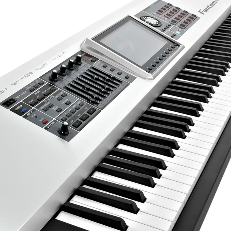 ROLAND FANTOM G8