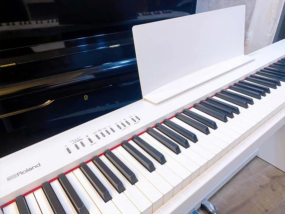 ROLAND FP-30 WH