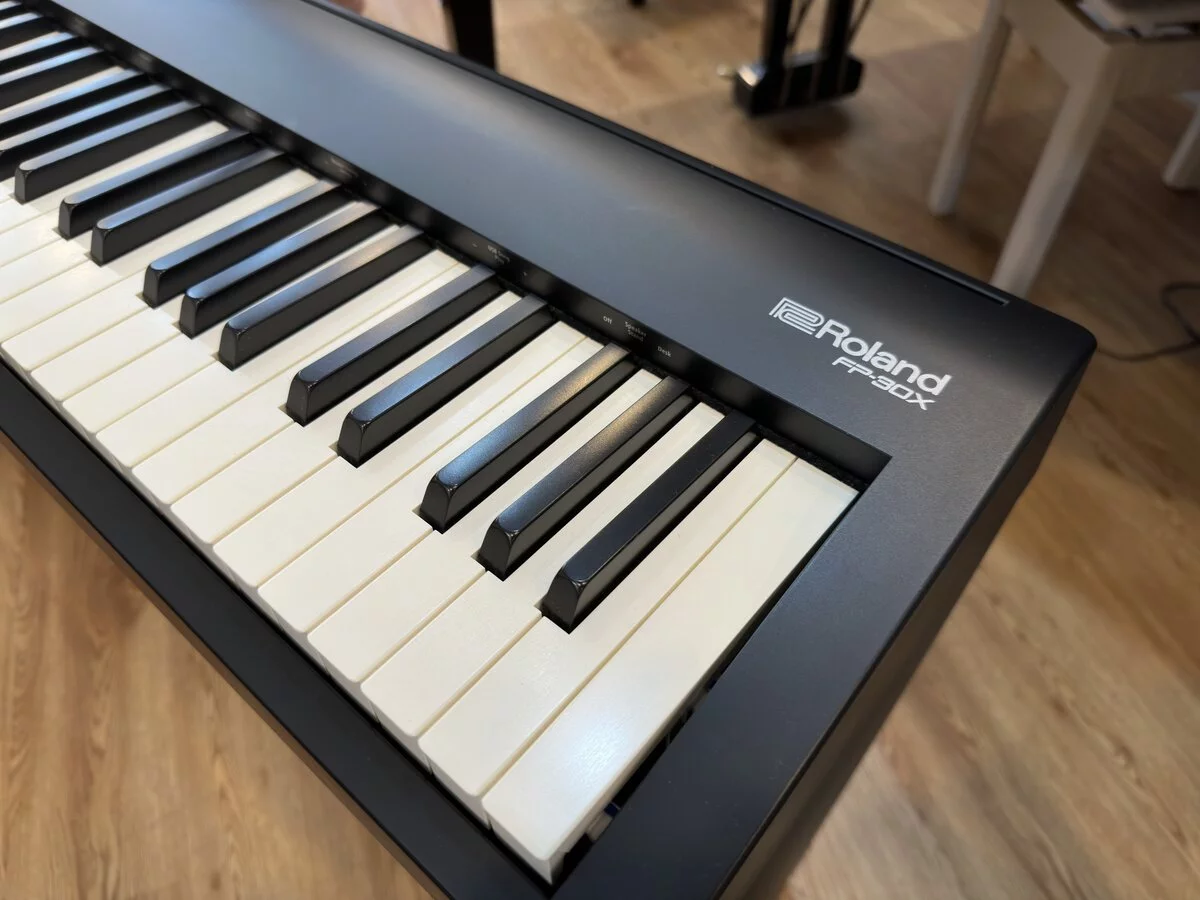 Review ROLAND FP-30X BK (USED) – Hình ảnh thực tế tại showroom Elite Piano