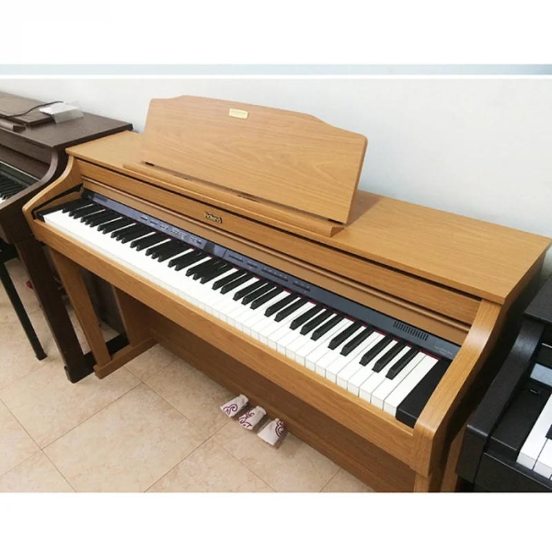 Review ROLAND HP-506 RW – Hình ảnh thực tế tại showroom Elite Piano