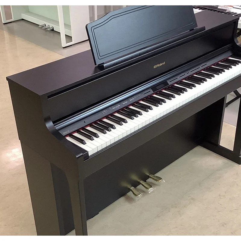 Review ROLAND HP-605 LW – Hình ảnh thực tế tại showroom Elite Piano