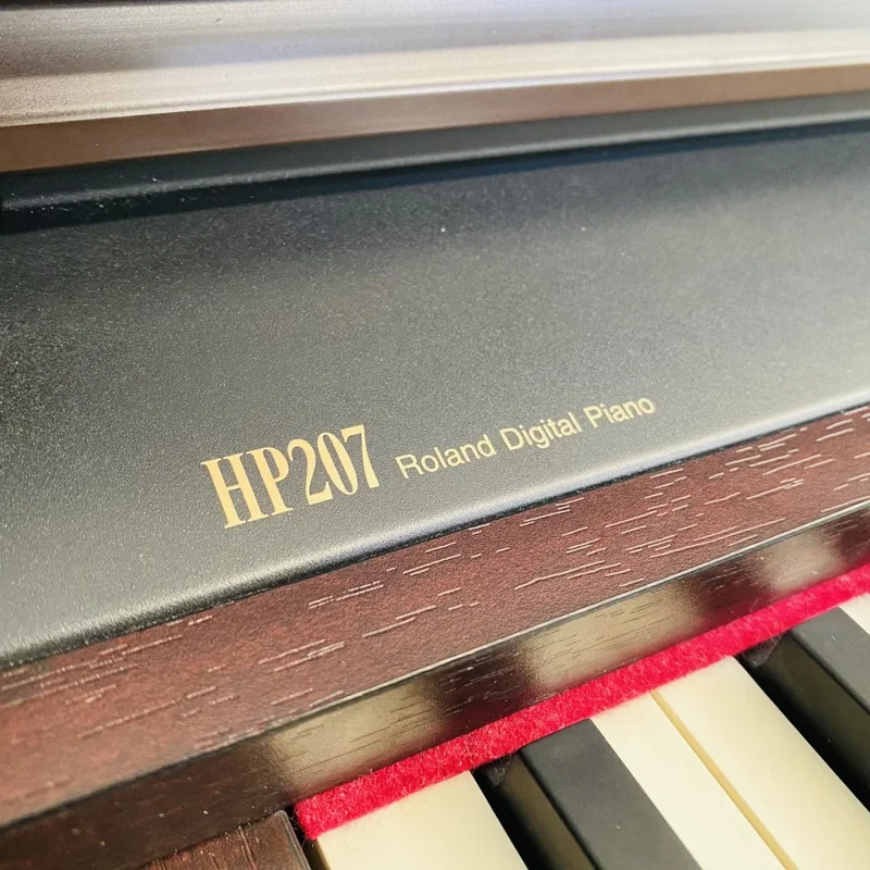 Review ROLAND HP-207 – Hình ảnh thực tế tại showroom Elite Piano