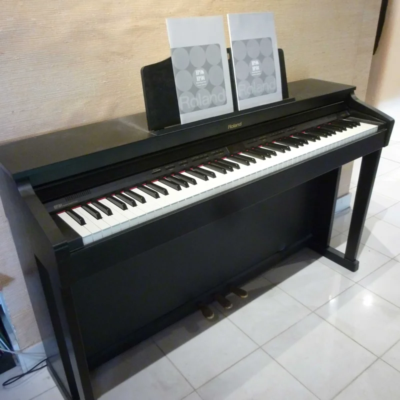 ROLAND HP-504 LW