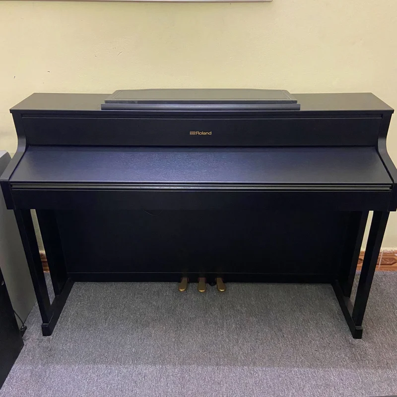 Review ROLAND HP-605GP WH – Hình ảnh thực tế tại showroom Elite Piano
