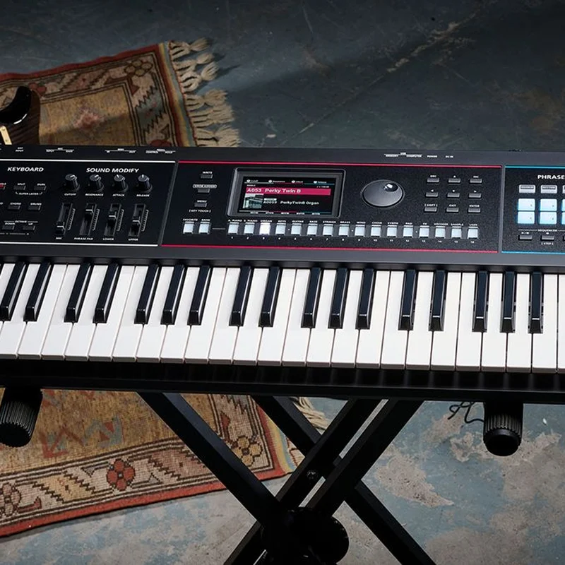 Review ROLAND JUNO-D7 – Hình ảnh thực tế tại showroom Elite Piano