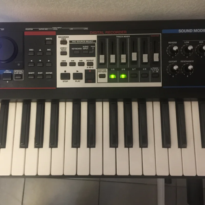 ROLAND JUNO-Gi