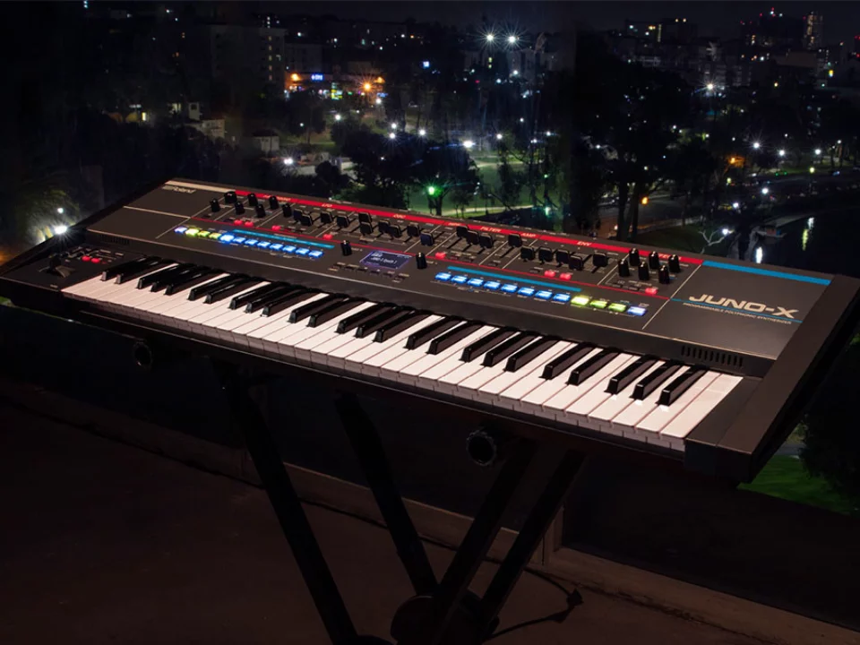 ROLAND JUNO-X – Toàn cảnh thiết kế tại Elite Piano