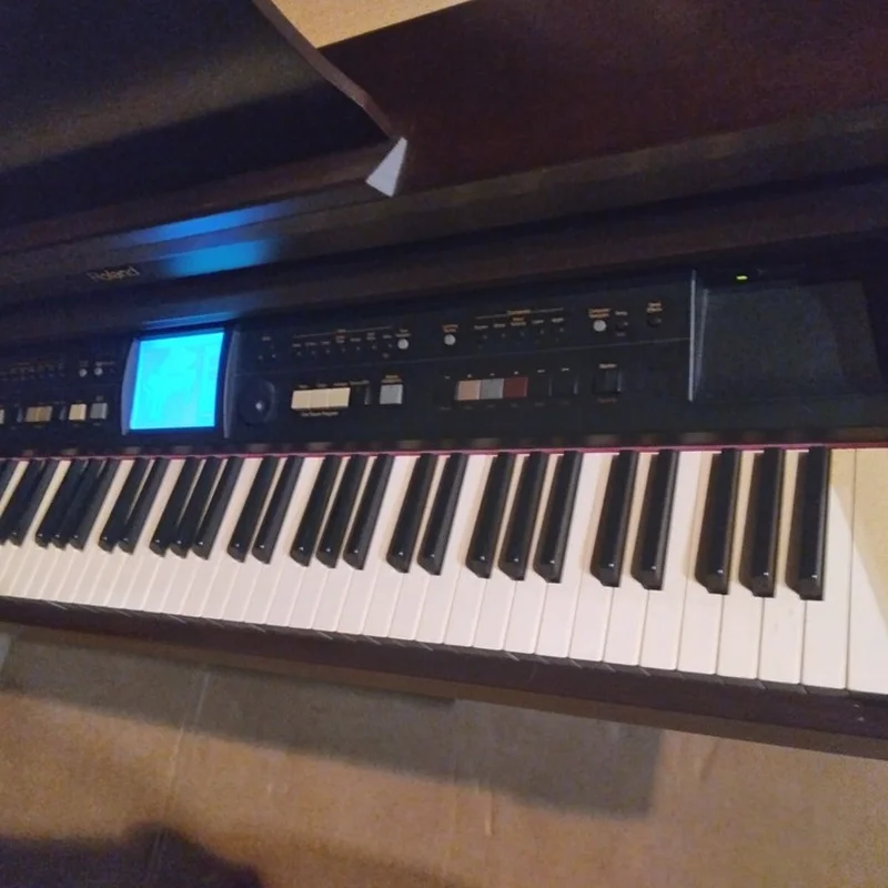 Roland KR-977 - Đàn Piano Roland tại Elite Piano