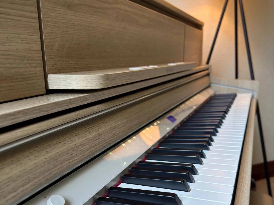 Review ROLAND LX-5 LO – Hình ảnh thực tế tại showroom Elite Piano