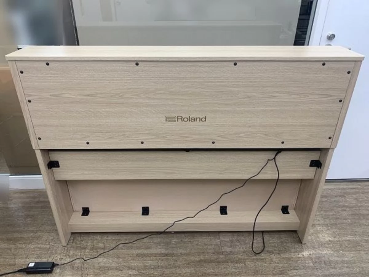 Review ROLAND LX-705 LA (USED) – Hình ảnh thực tế tại showroom Elite Piano