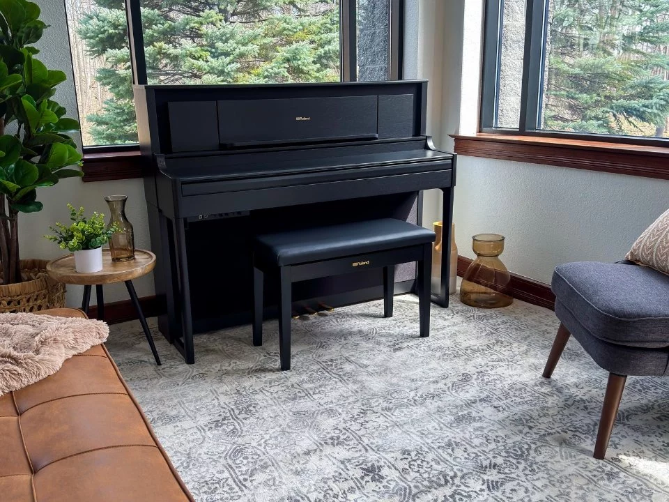 Review ROLAND LX-706 CB – Hình ảnh thực tế tại showroom Elite Piano