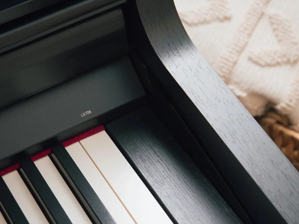 ROLAND LX-706 CB