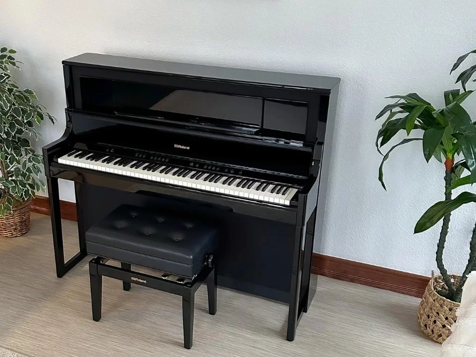 Review ROLAND LX-708 PE (New) – Hình ảnh thực tế tại showroom Elite Piano