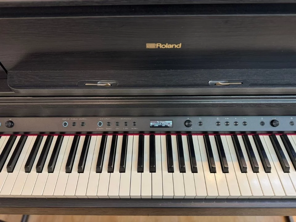 Đàn piano Roland ROLAND LX-705 CB – Chi tiết bàn phím