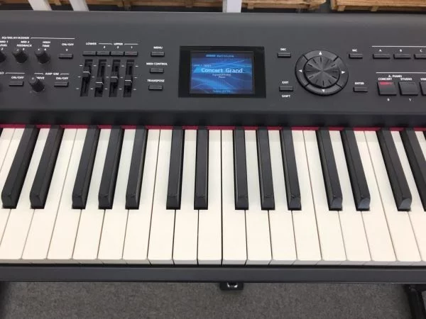 ROLAND RD-800