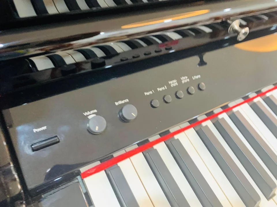 Review ROLAND RG-7F PE – Hình ảnh thực tế tại showroom Elite Piano
