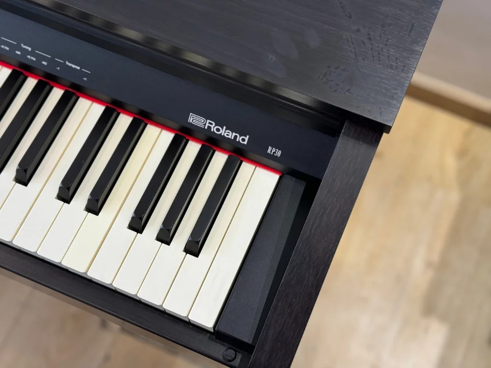 Đàn piano Roland ROLAND RP-30 (USED) – Chi tiết bàn phím
