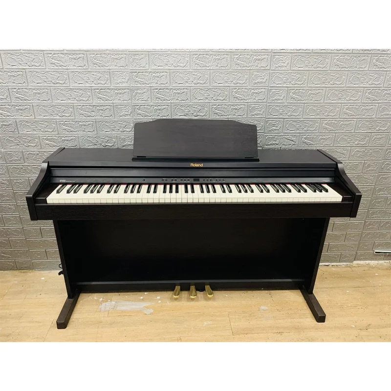Review ROLAND RP-401 LW – Hình ảnh thực tế tại showroom Elite Piano