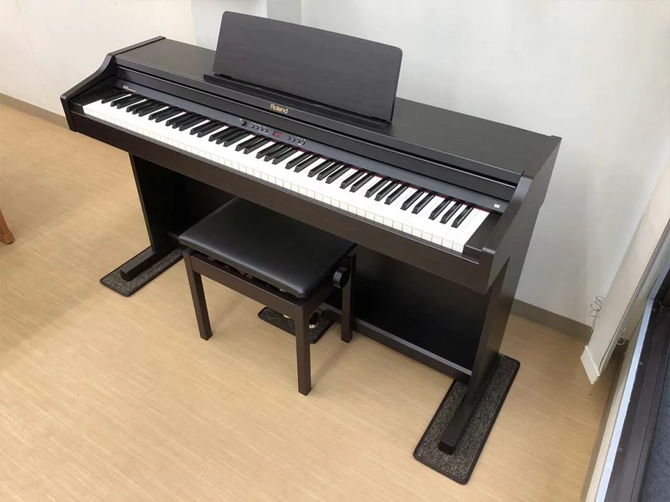Review ROLAND RP-301 RW – Hình ảnh thực tế tại showroom Elite Piano
