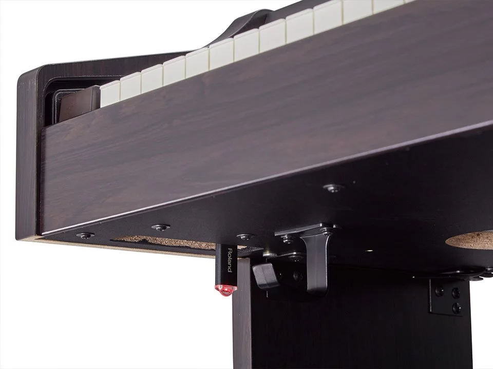 ROLAND RP-302 RW