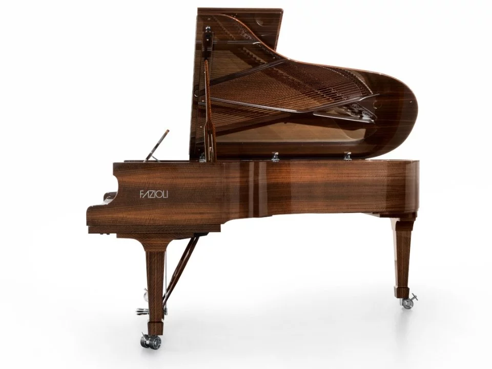 Eucalipto Fumé Silver – Toàn cảnh thiết kế tại Elite Piano