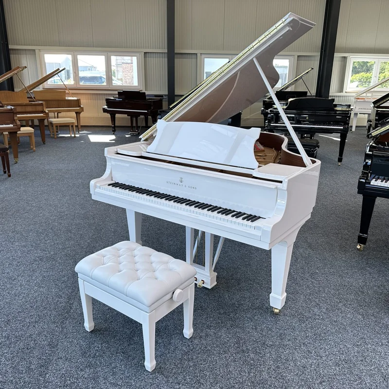 Review STEINWAY MODEL O-180 (White) – Hình ảnh thực tế tại showroom Elite Piano