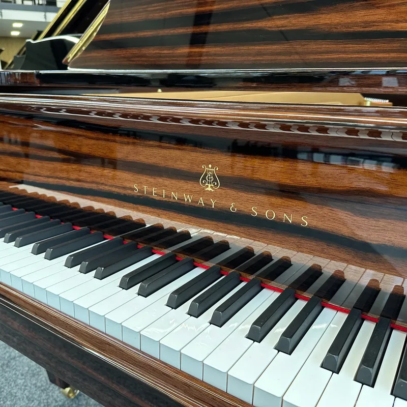 STEINWAY MODEL O-180 (White)