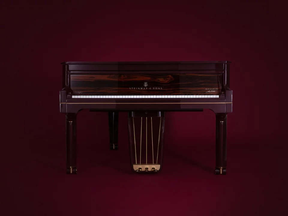 Steinway & Sons Gran Nichetto (The Midnight Red) – Toàn cảnh thiết kế tại Elite Piano