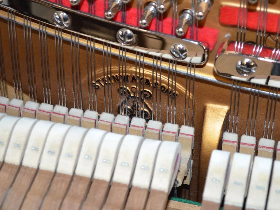 Đàn piano Steinway & Sons STEINWAY Z114 (Klavier) – Chi tiết bàn phím