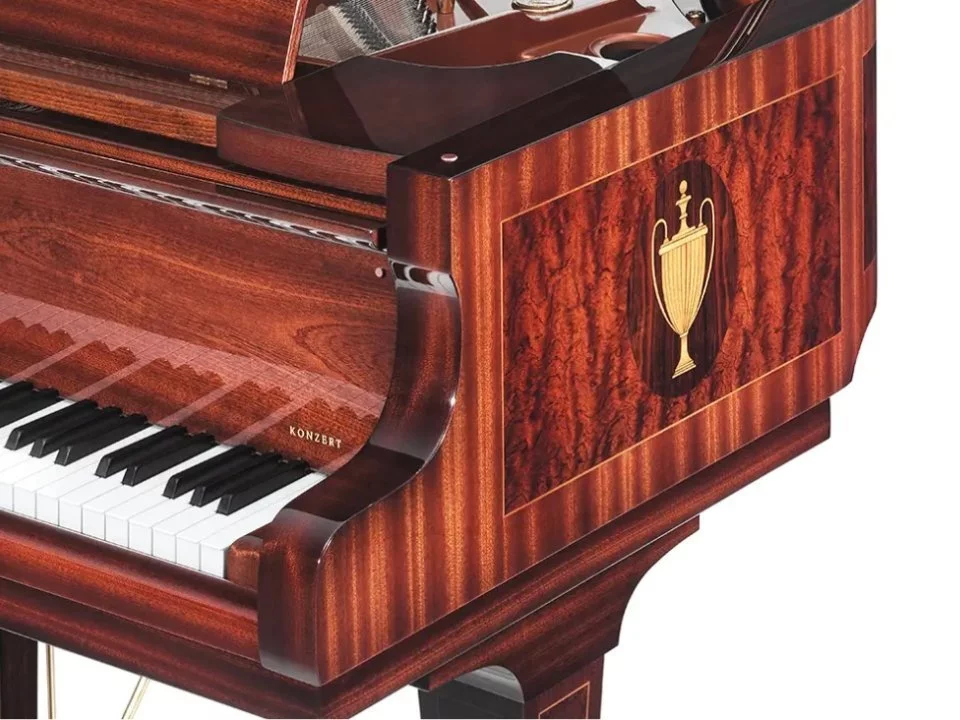 Đàn piano Schimmel Tradition Intarsie Vase – Chi tiết bàn phím
