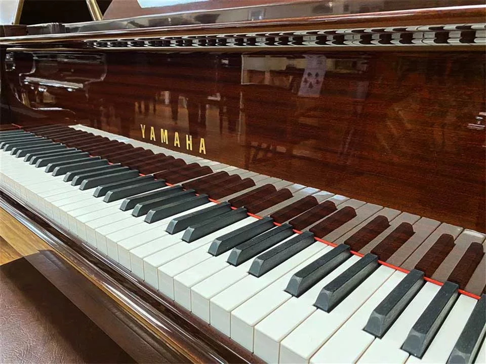 YAMAHA C3 MH