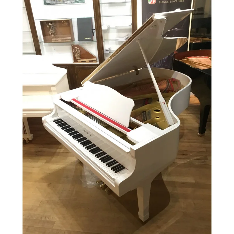 YAMAHA C3 Wh