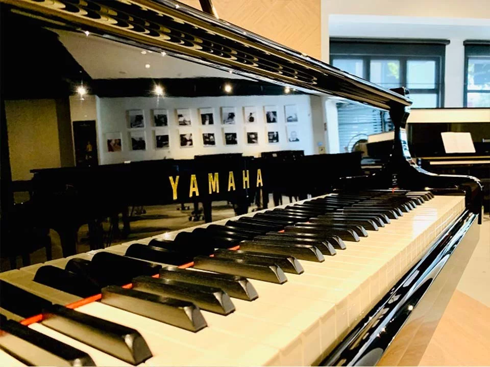 Đàn piano Yamaha YAMAHA C3B – Chi tiết bàn phím