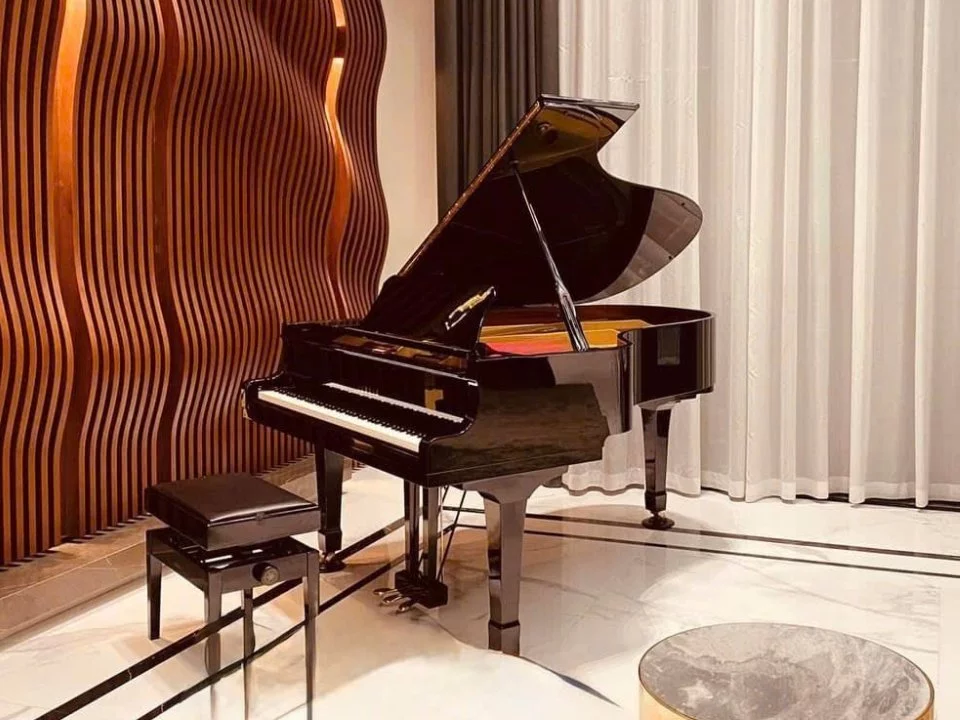 YAMAHA C5