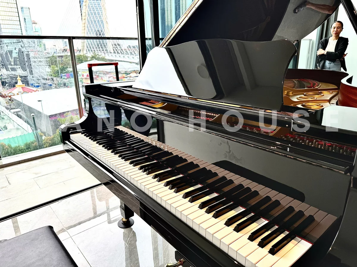 YAMAHA C5A PE Seri 4 tại Elite Piano TP.HCM – Không gian trưng bày