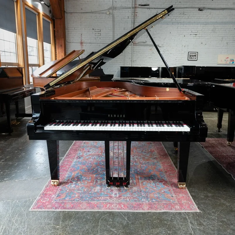 YAMAHA C7X PWH