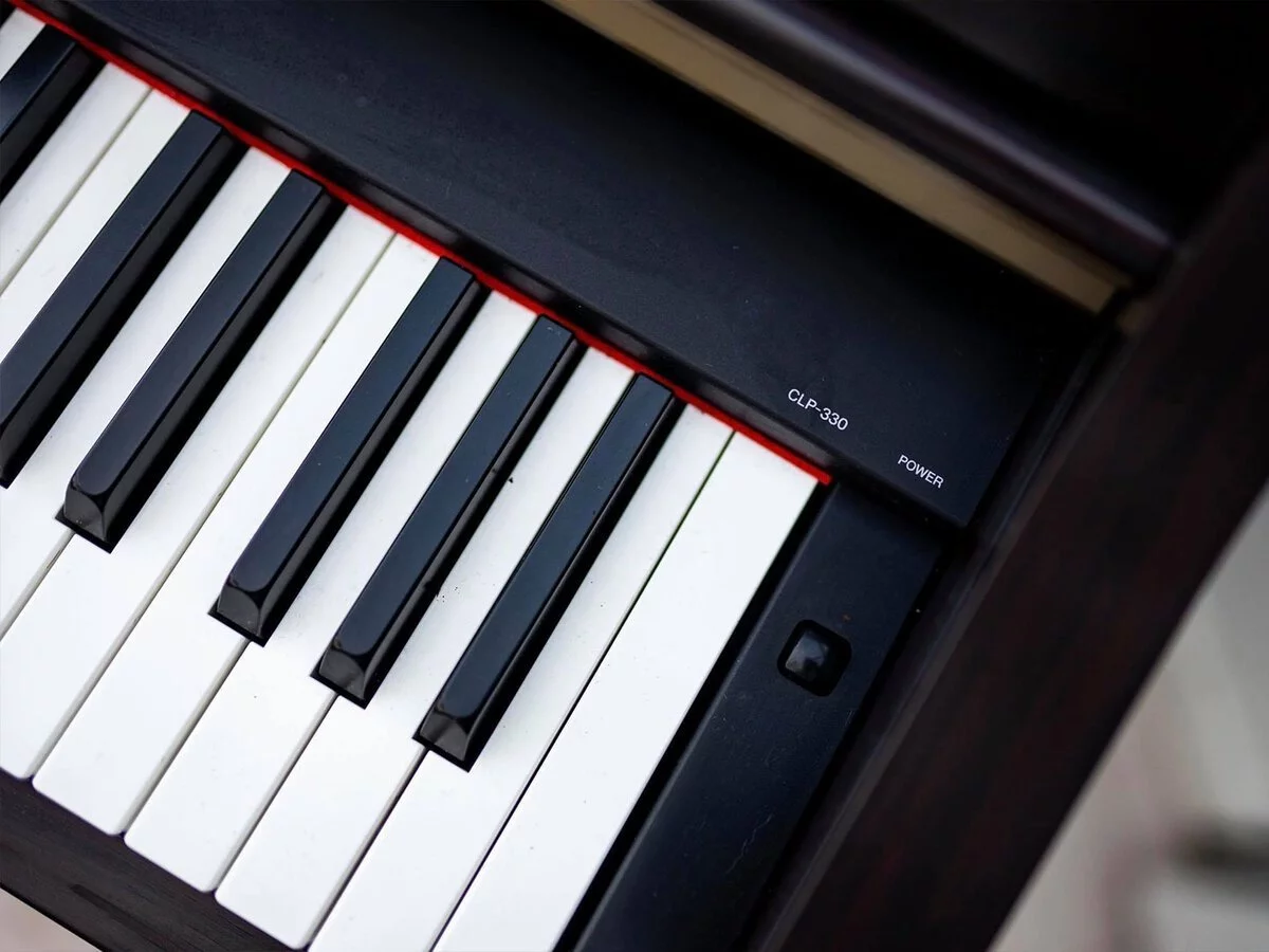 Đàn piano Yamaha YAMAHA CLP-330 R – Chi tiết bàn phím