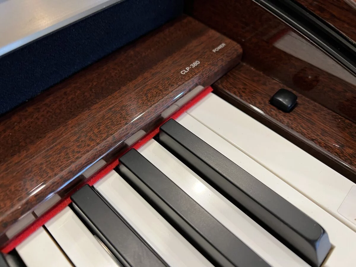 Đàn piano Yamaha YAMAHA CLP-380 M – Chi tiết bàn phím