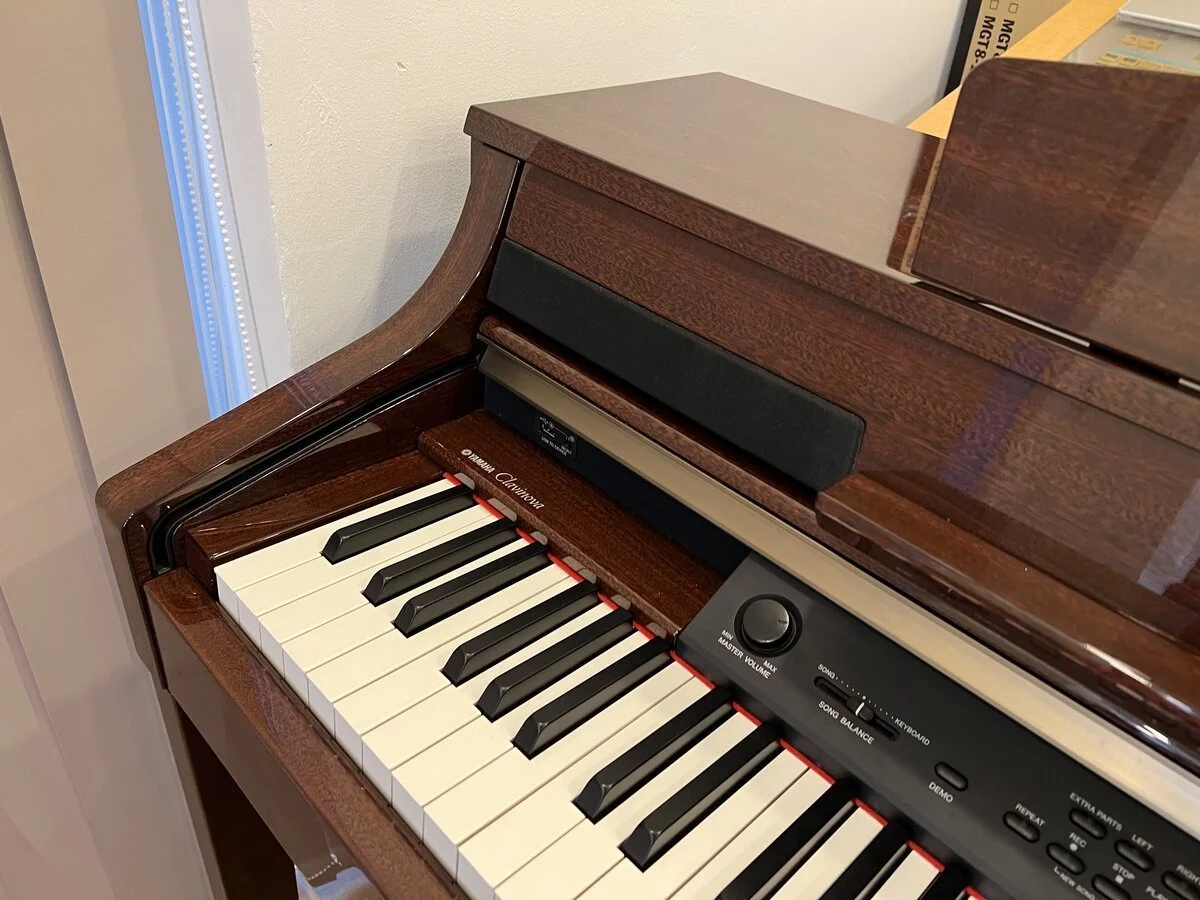 Review YAMAHA CLP-380 M – Hình ảnh thực tế tại showroom Elite Piano