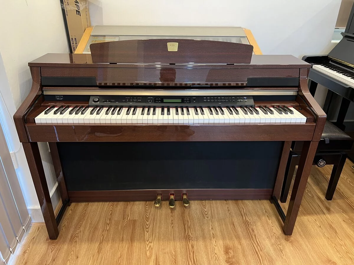 YAMAHA CLP-380 M - Đàn Piano Yamaha tại Elite Piano