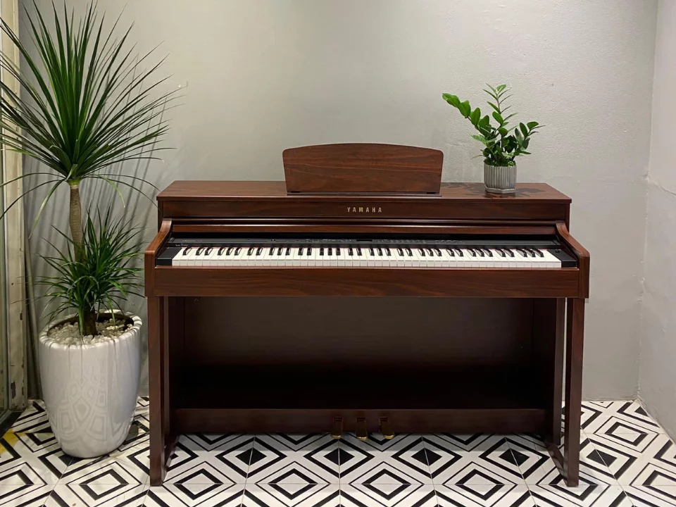 YAMAHA CLP-430 M - Đàn Piano Yamaha tại Elite Piano