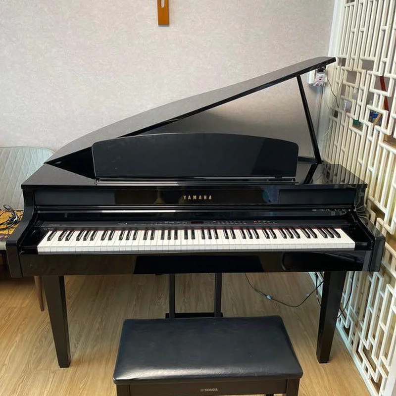 Đàn piano điện Yamaha CLP-465GP PE tại showroom Elite Piano