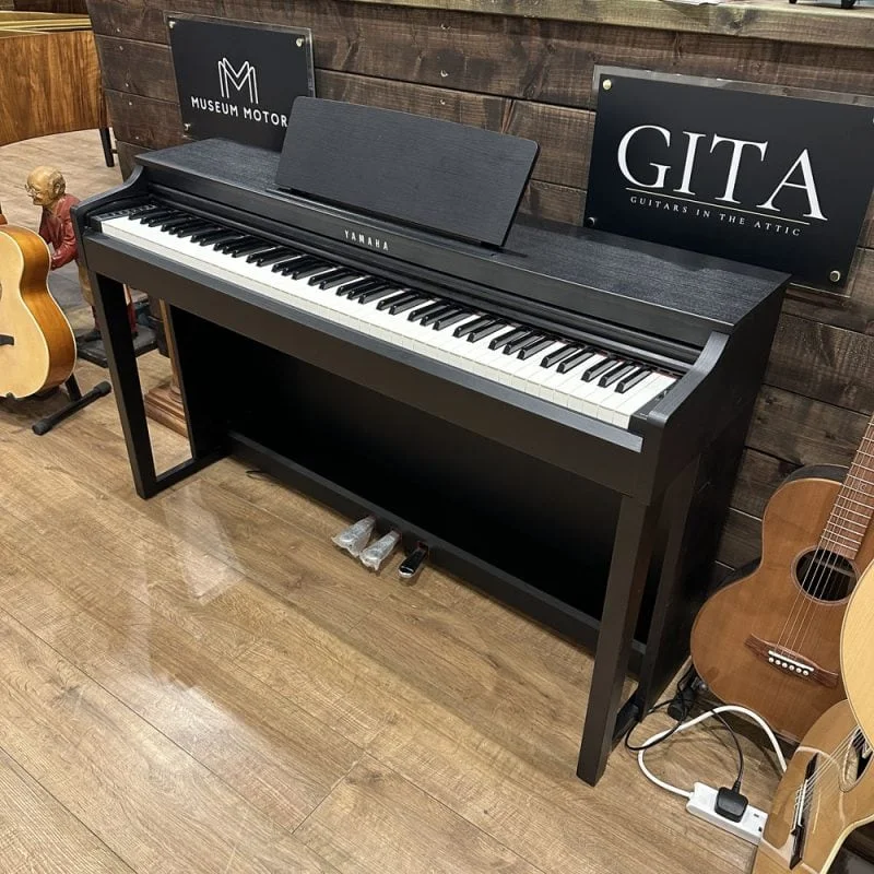 Review YAMAHA CLP-525 – Hình ảnh thực tế tại showroom Elite Piano