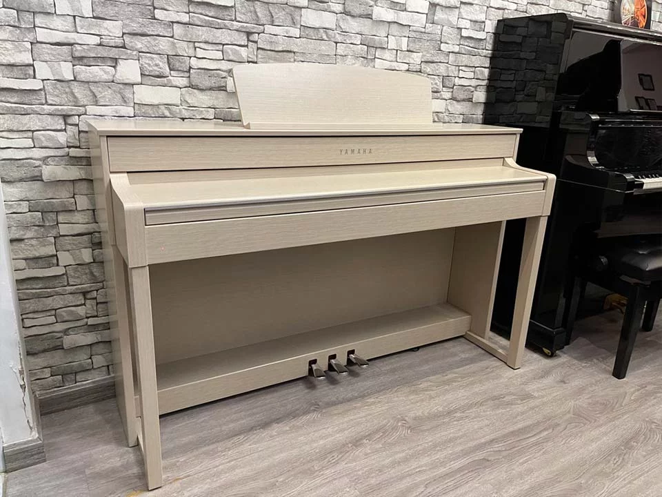 YAMAHA CLP-545 WA