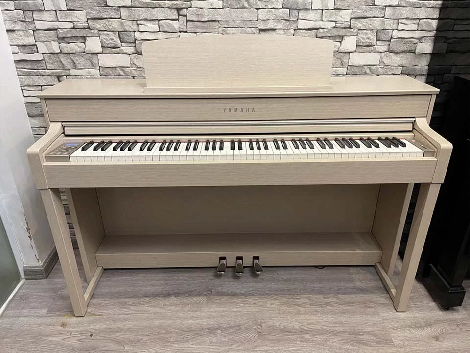 YAMAHA CLP-545 WA - Đàn Piano Yamaha tại Elite Piano