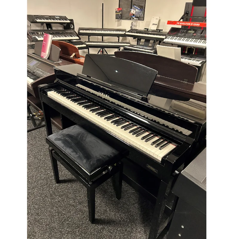 YAMAHA CLP-575 PE