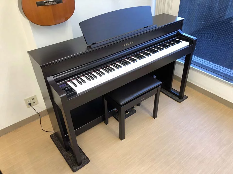 YAMAHA CLP-575 R - Đàn Piano Yamaha tại Elite Piano