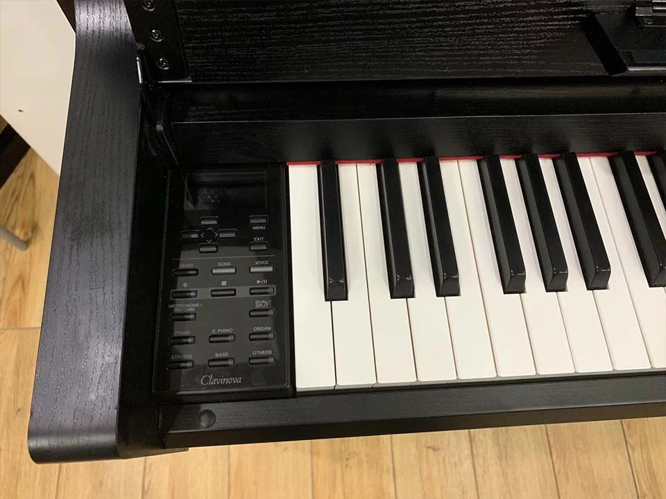 YAMAHA CLP-585 B - Đàn Piano Yamaha tại Elite Piano